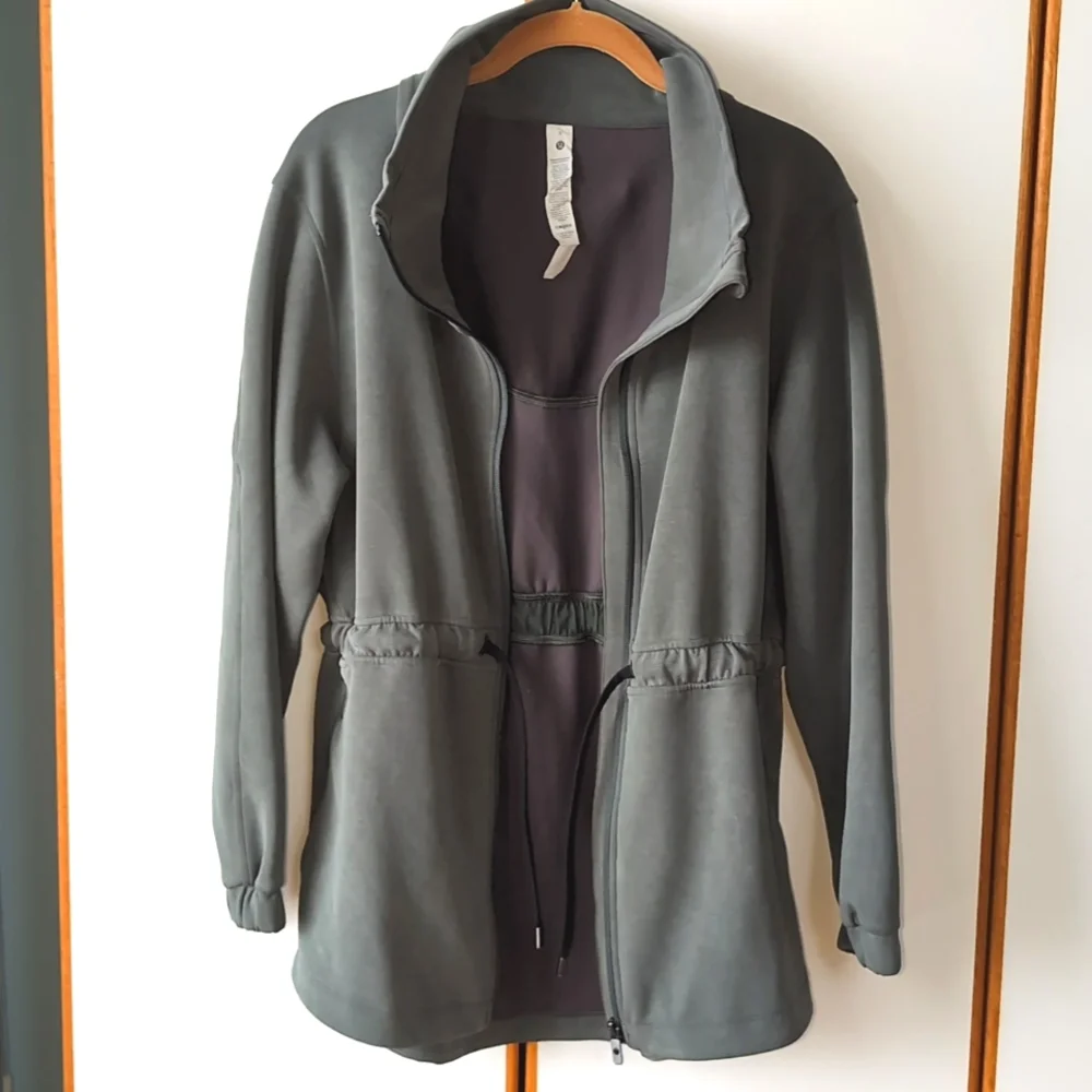NWOT Lululemon Softstreme Cinch-Waist Jacket Smoked Spruce SKSR 6 8